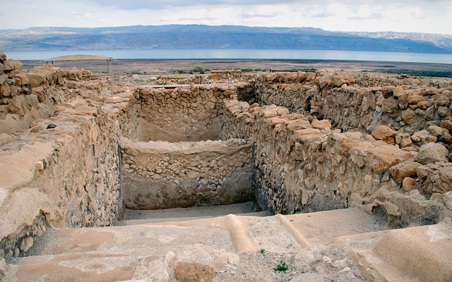 270-The cistern at Qumran